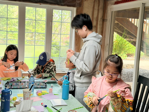 Mother’s Day Art Workshop: workshop moment 4