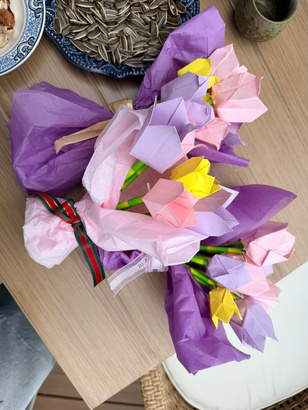 Mother’s Day Art Workshop: workshop moment 5